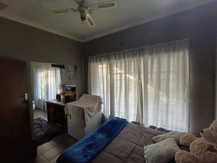 5 Bedroom Property for Sale in Mooinooi North West